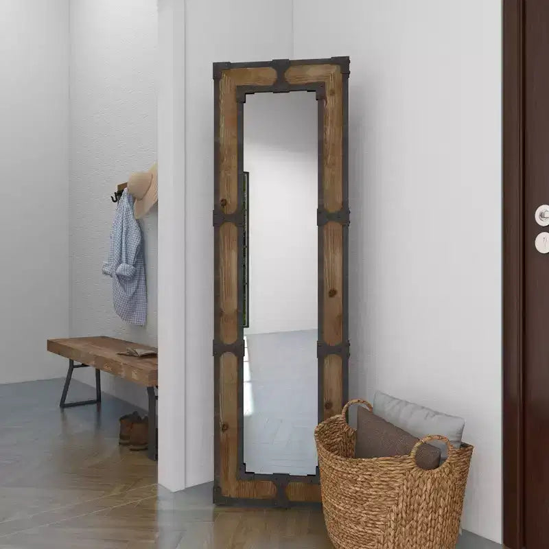 Miroir sur pied en bois rustique marron - Olivia & May : sur pied, décoratif, en bois orné, aucun assemblage requis