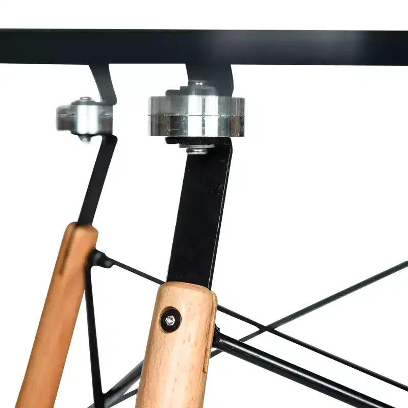 Table de bistrot ronde LeisureMod Dover de 31 po - Table à manger moderne du milieu du siècle avec plateau en verre trempé ou en bois MDF et piètement Eiffel en bois naturel