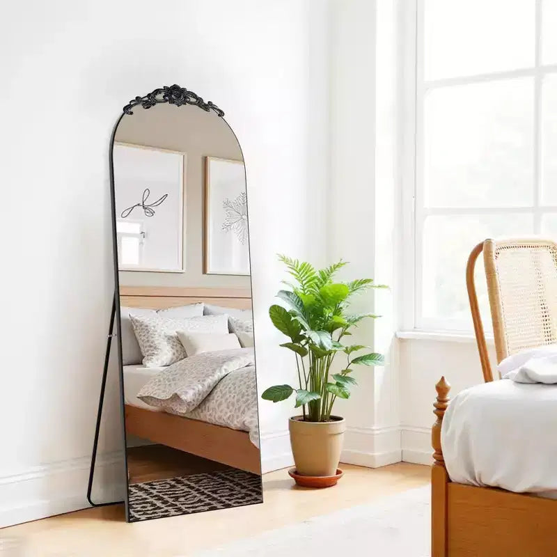 Miroir sur pied en bois à angle droit