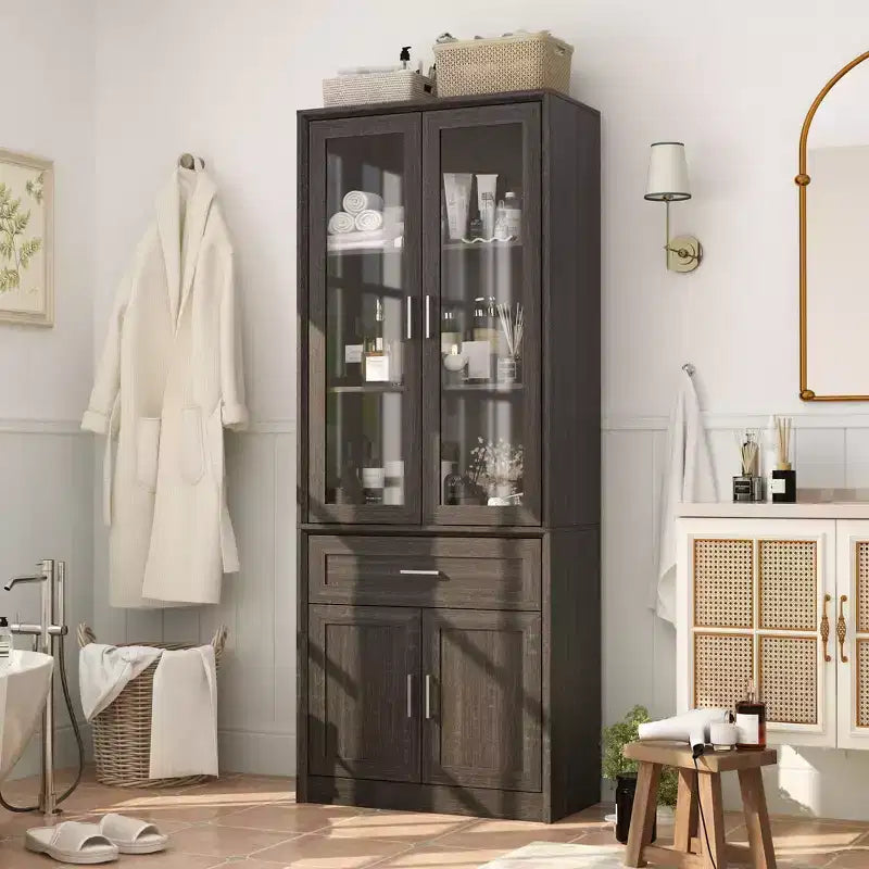 Meuble de Rangement Haut de Salle de Bain Famapy, Unité de Rangement Autonome avec Portes en Verre, Conception Anti-basculement, pour Petits Espaces, Foncé