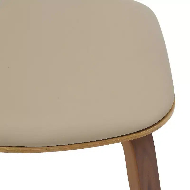 LeisureMod Clivo - Ensemble de 4 Chaises de Salle à Manger en Bois avec Siège Rembourré en Cuir, Dossier Ouvert Courbé - Cuisine Moderne, Salle à Manger, Café, Coin Repas