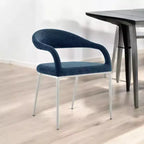HomeRoots Lot de deux chaises de salle à manger avec accoudoirs, dossier ouvert, en polyester capitonné, bleu et argent