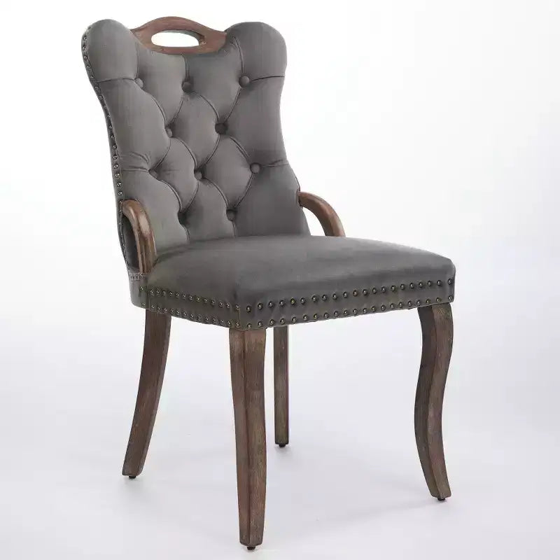 Lot de 2 chaises de salle à manger Zeus & Ruta en velours vintage avec bordure touffetée faite à la main, poignées en bois massif et clous décoratifs en cuivre