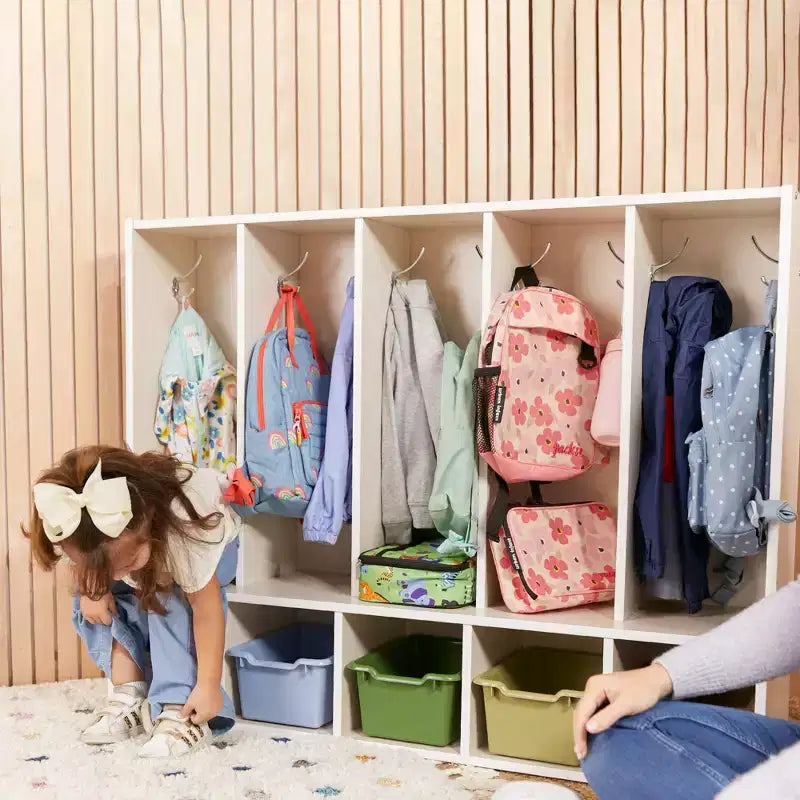 Portemanteau-vestiaire 5 sections avec banc et 5 bacs avant évidés pour tout-petits ECR4Kids Streamline
