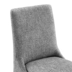 Chaise de salle à manger tapissée Spruce&Spring avec coussin d'assise double épaisseur et pieds en bois
