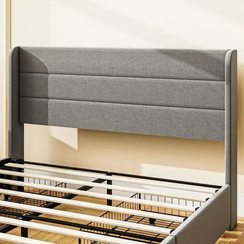 Lit rembourré moderne GDFStudio Larisa avec tête de lit et 4 tiroirs de rangement