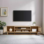 Meuble TV de rangement moderne Boho avec portes en rotin pour TV jusqu'à 80 pouces, chêne côtier