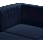 Fauteuil sans accoudoirs en velours bleu marine Alina Meridian Furniture