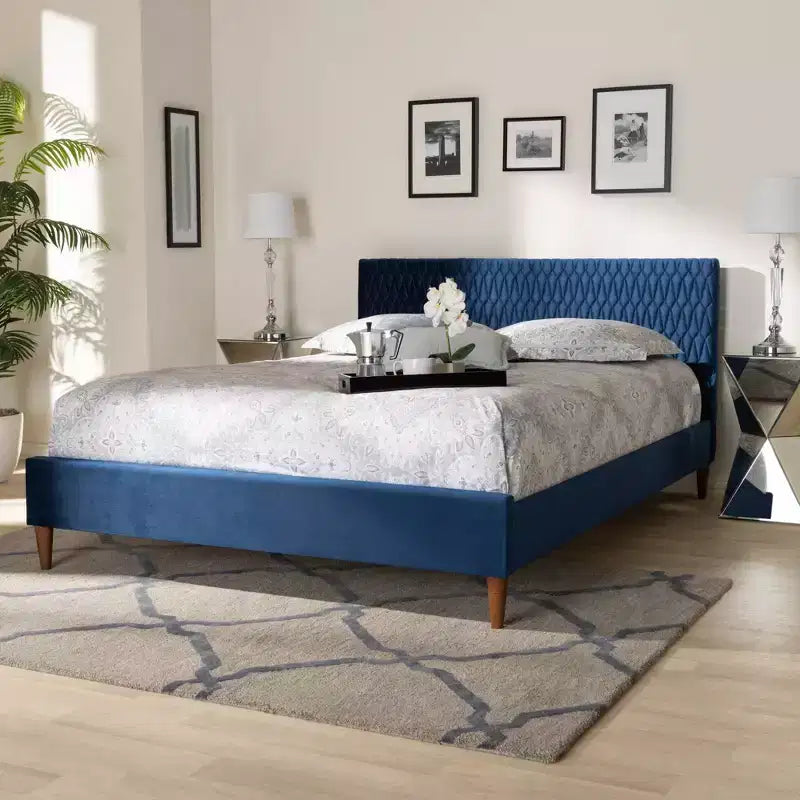 Lit plateforme Queen Frida Bleu Marine - Baxton Studio : Design Mid-Century, Pieds coniques, Revêtement velours