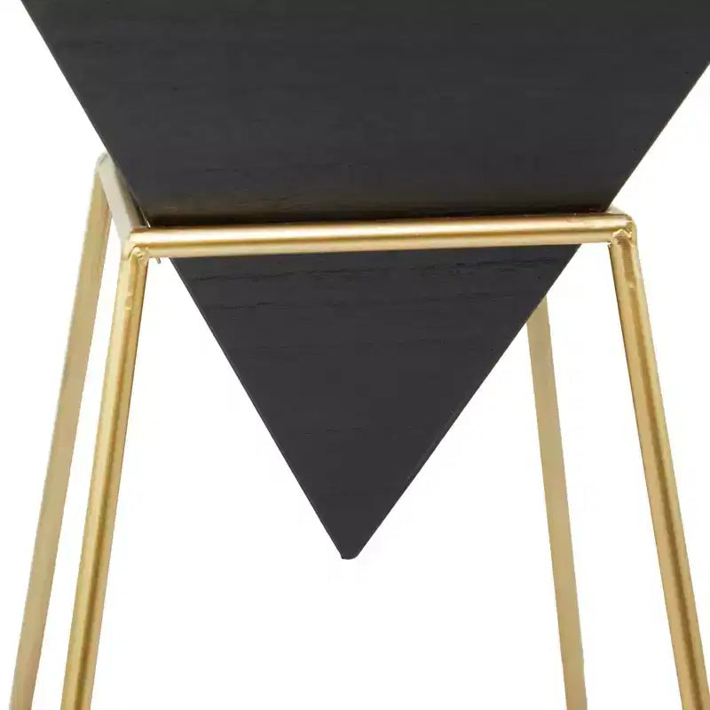Table d'appoint moderne en bois noir – Olivia & May : Piètement doré, Aucun assemblage requis, Design triangulaire en métal et bois