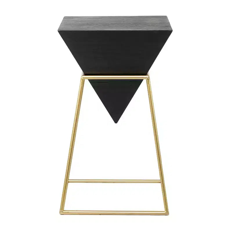 Table d'appoint moderne en bois noir – Olivia & May : Piètement doré, Aucun assemblage requis, Design triangulaire en métal et bois