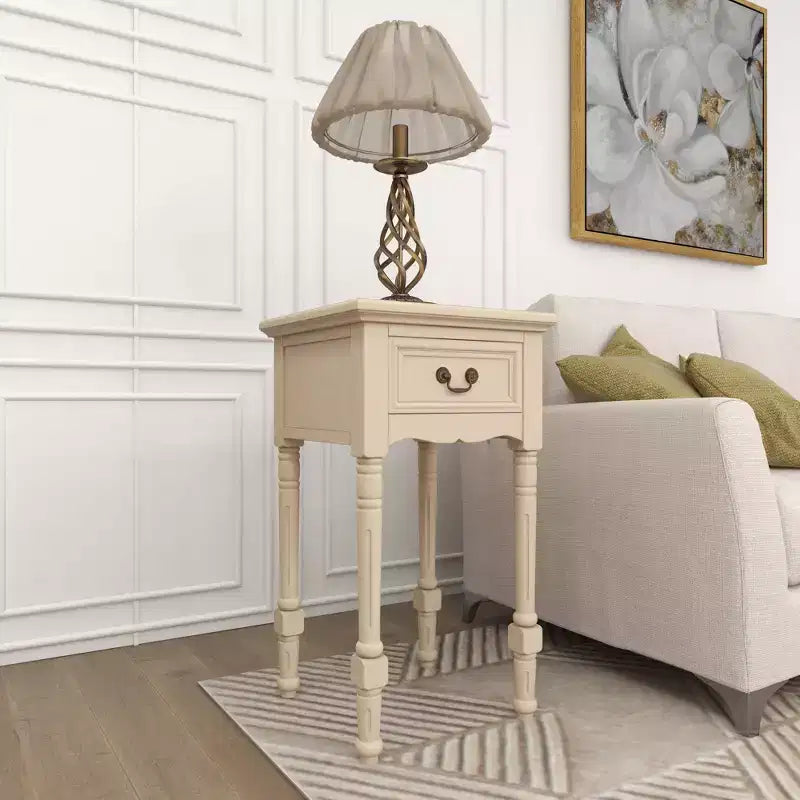 Table d'appoint traditionnelle en bois ivoire - Olivia & May