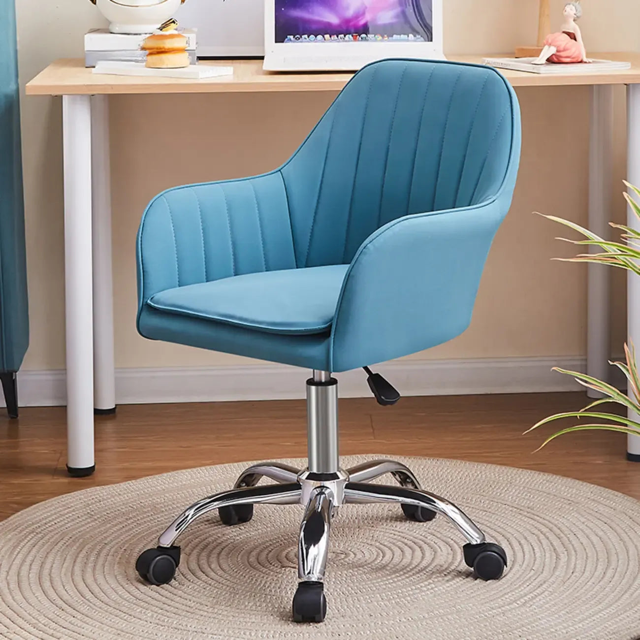 Chaise de bureau pivotante en cuir gris élégant