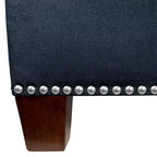 Pouf carré Skyline Furniture avec clous décoratifs