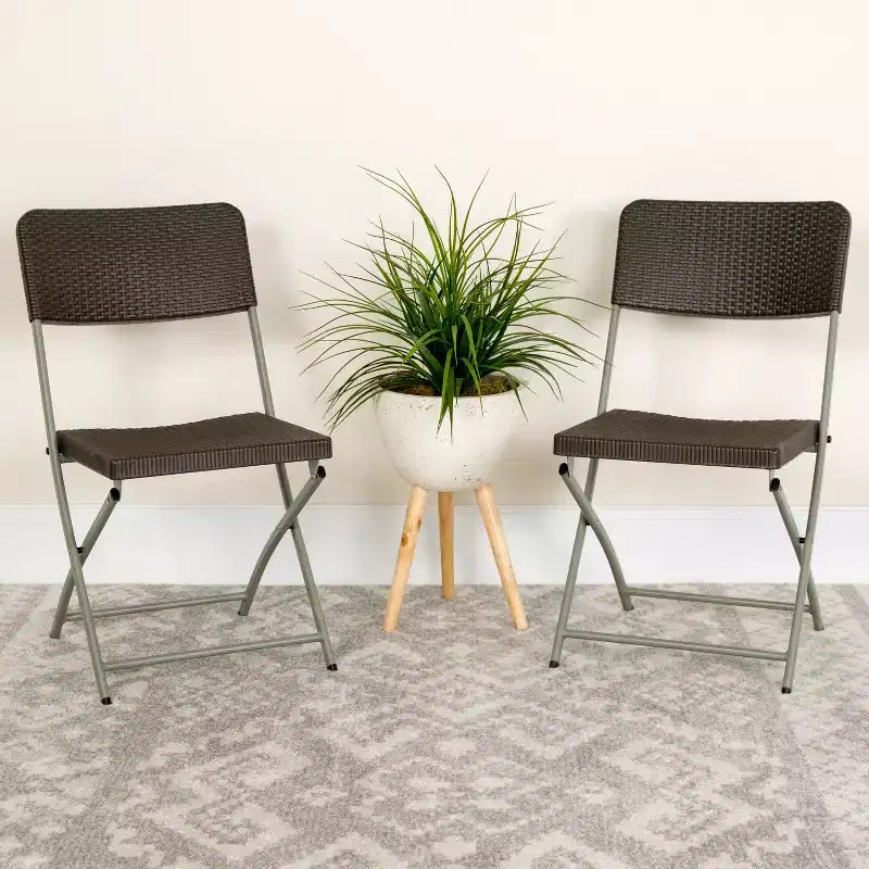 Lot de 2 chaises pliantes HERCULES de Flash Furniture en rotin synthétique marron avec cadre gris