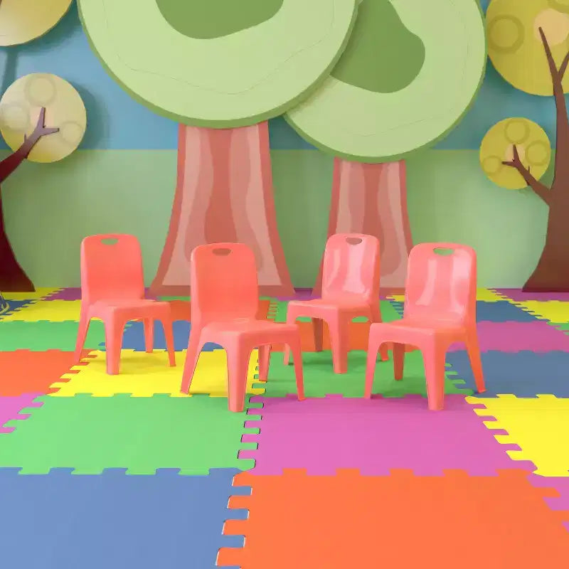 Emma and Oliver Lot de 4 chaises d'école en plastique empilables avec poignée de transport et hauteur d'assise de 27,9 cm