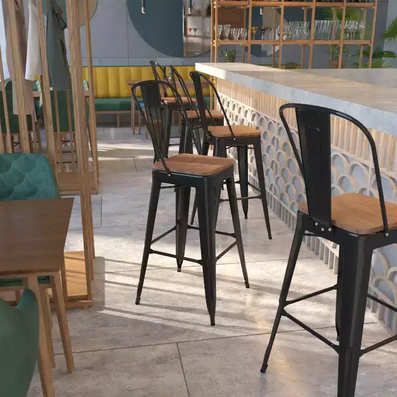 Tabouret de bar Emma et Oliver 30H en métal avec dossier et assise carrée en bois